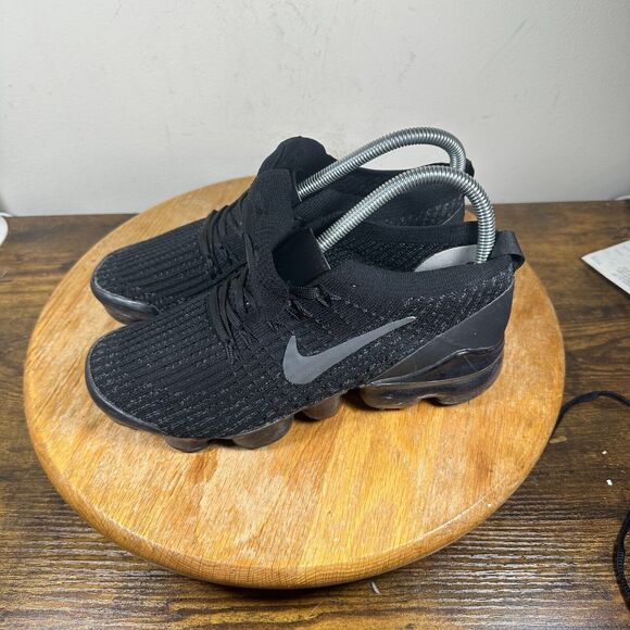 Nike Air VaporMax Flyknit 3 Triple Black Shoes Women's Size 8 AJ6910-002 - Picture 3 of 8